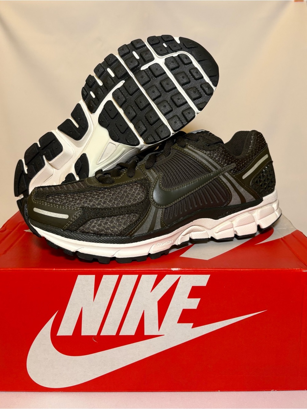 Nike Air Zoom Vomero 5 ‘Sequoia’ Wmns 10.5 Men’s 9
